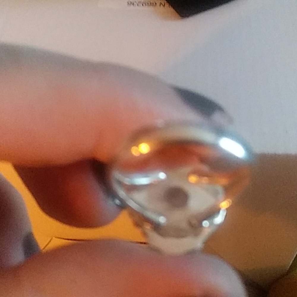 Ring - Picture 3 of 4